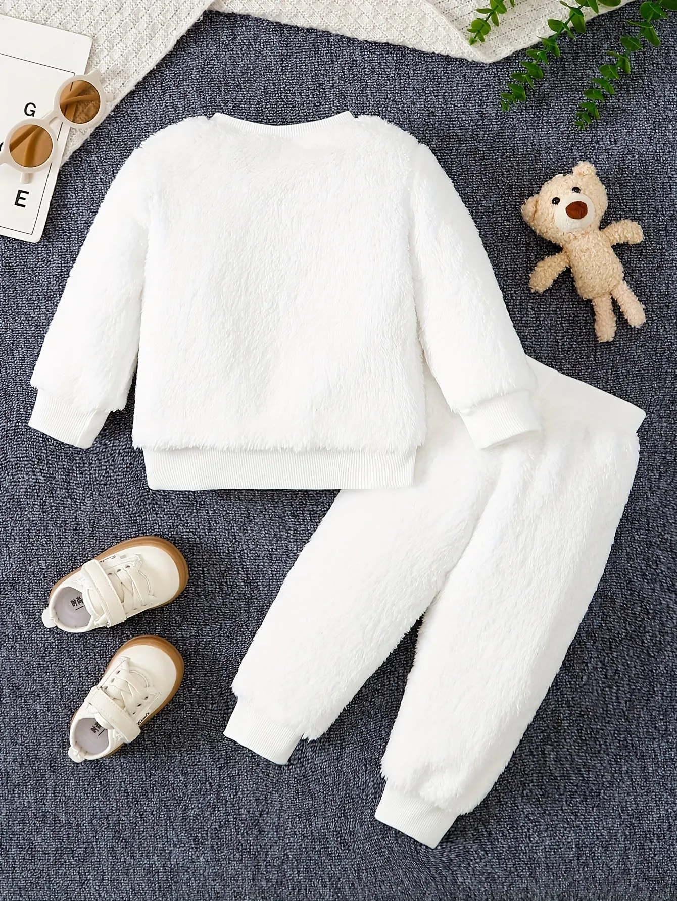 2PCS Fuzzy Infant Boys' Long Sleeve Sweatshirt & Pants Set - Cute Cartoon Pattern, Outdoor Cloth for Fall/Winter