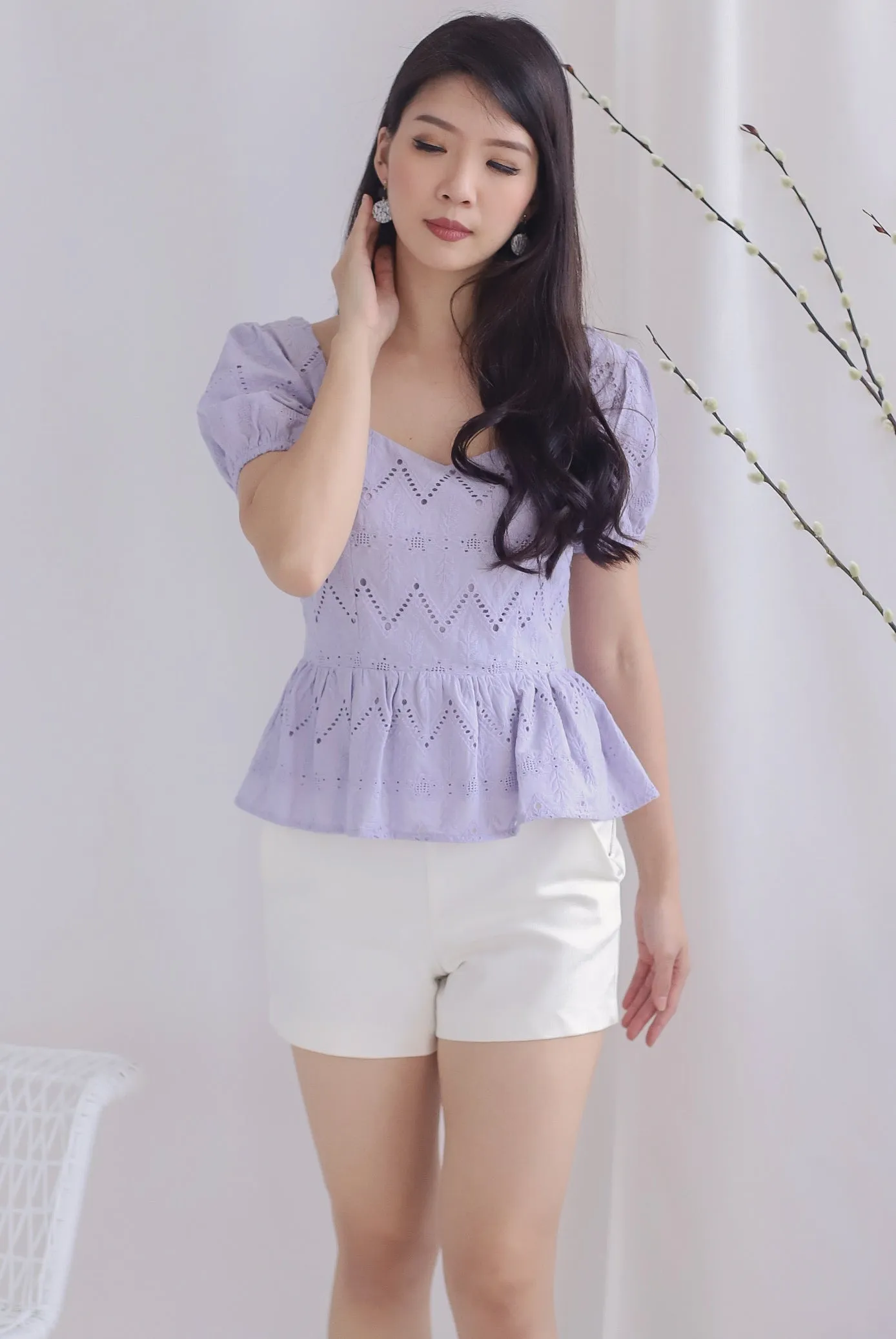 Amie Eyelet Pelum Top In Lilac
