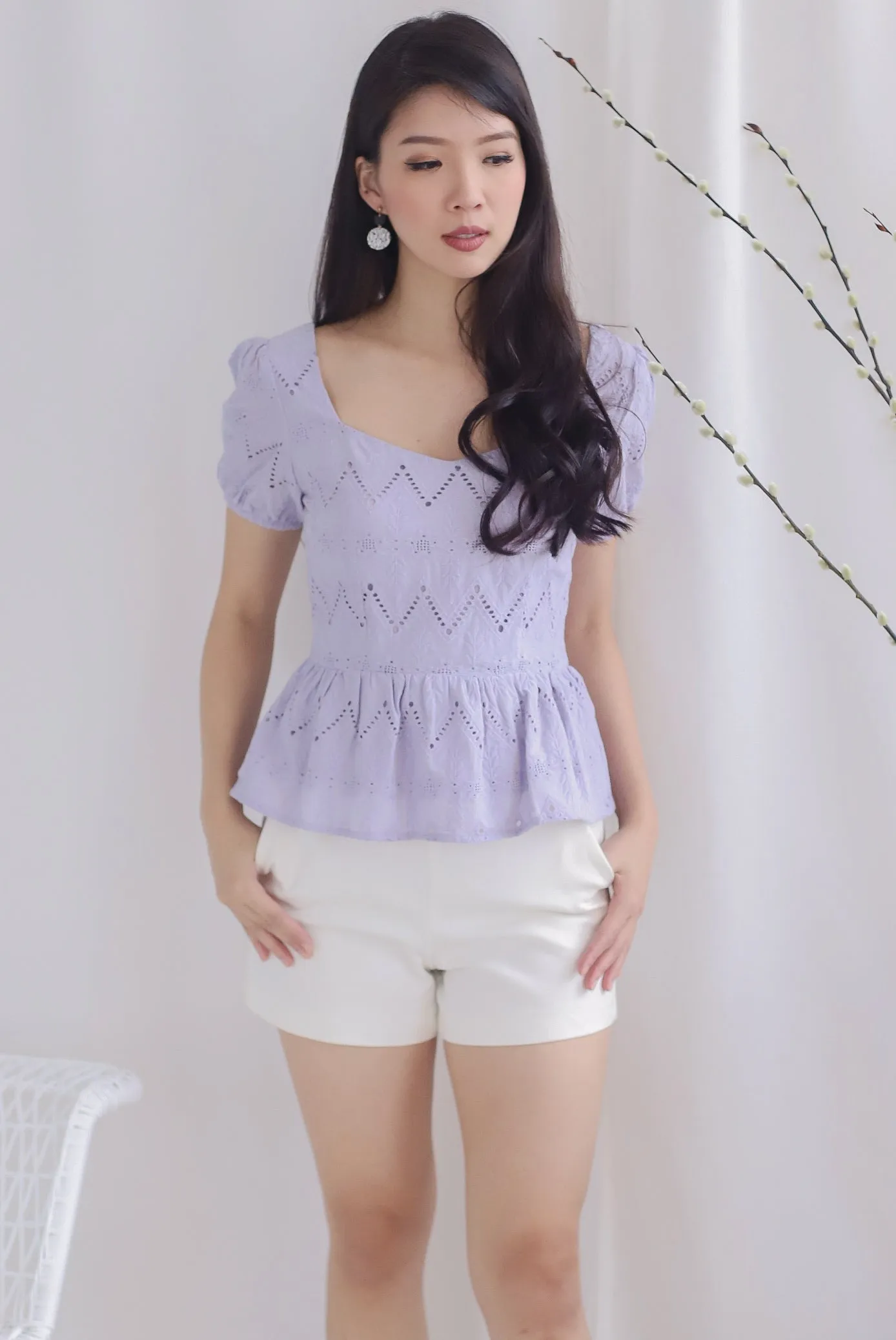 Amie Eyelet Pelum Top In Lilac
