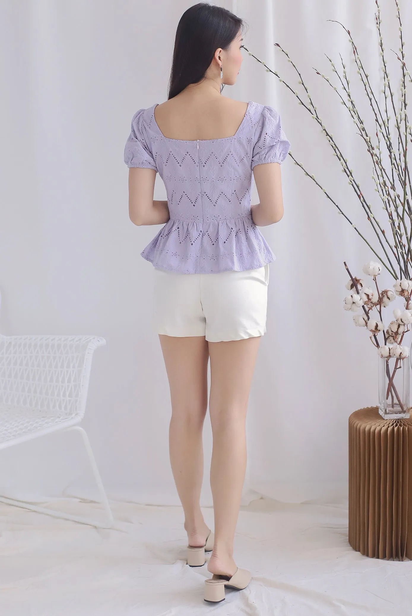 Amie Eyelet Pelum Top In Lilac