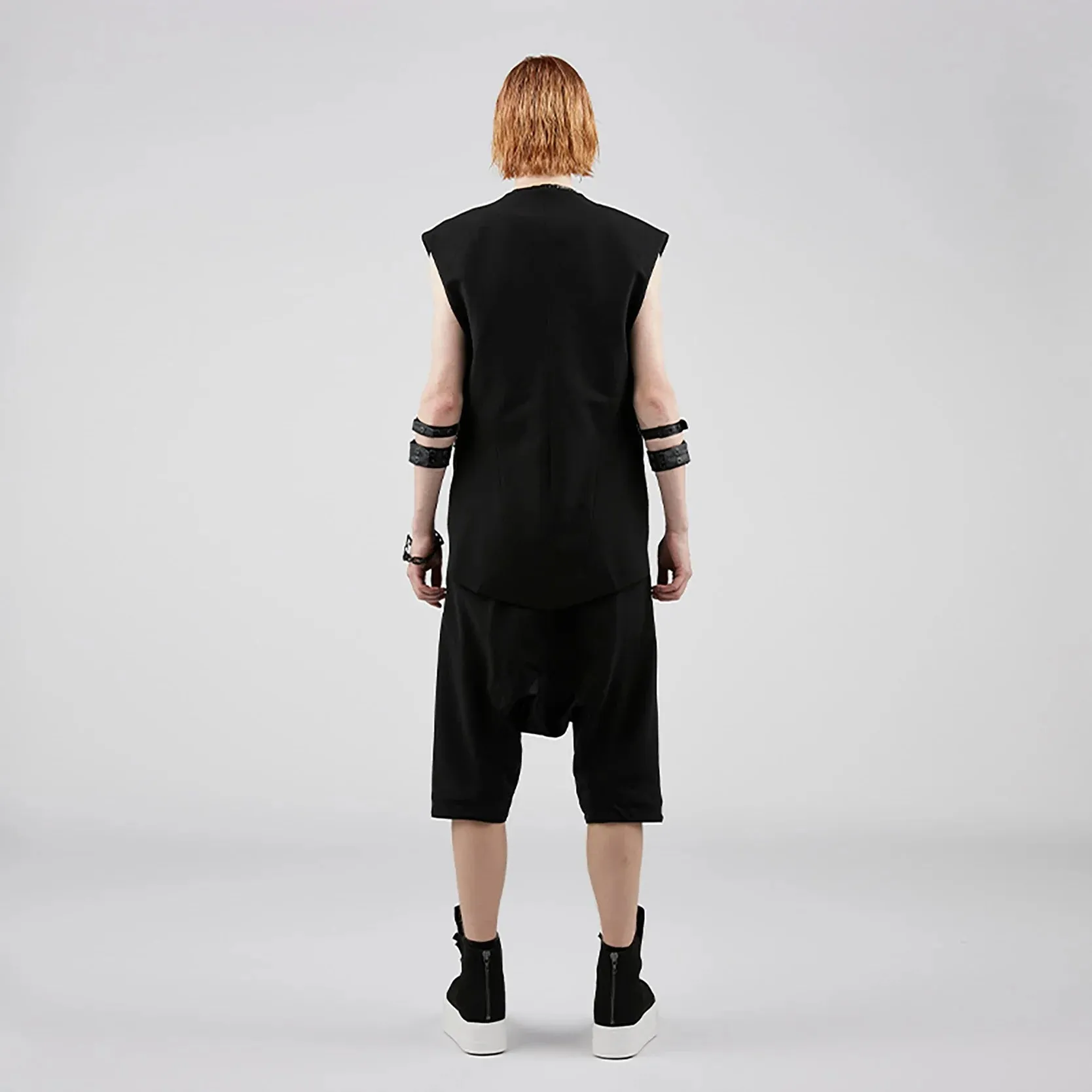 Black / Edge Neck Pullover Gilet