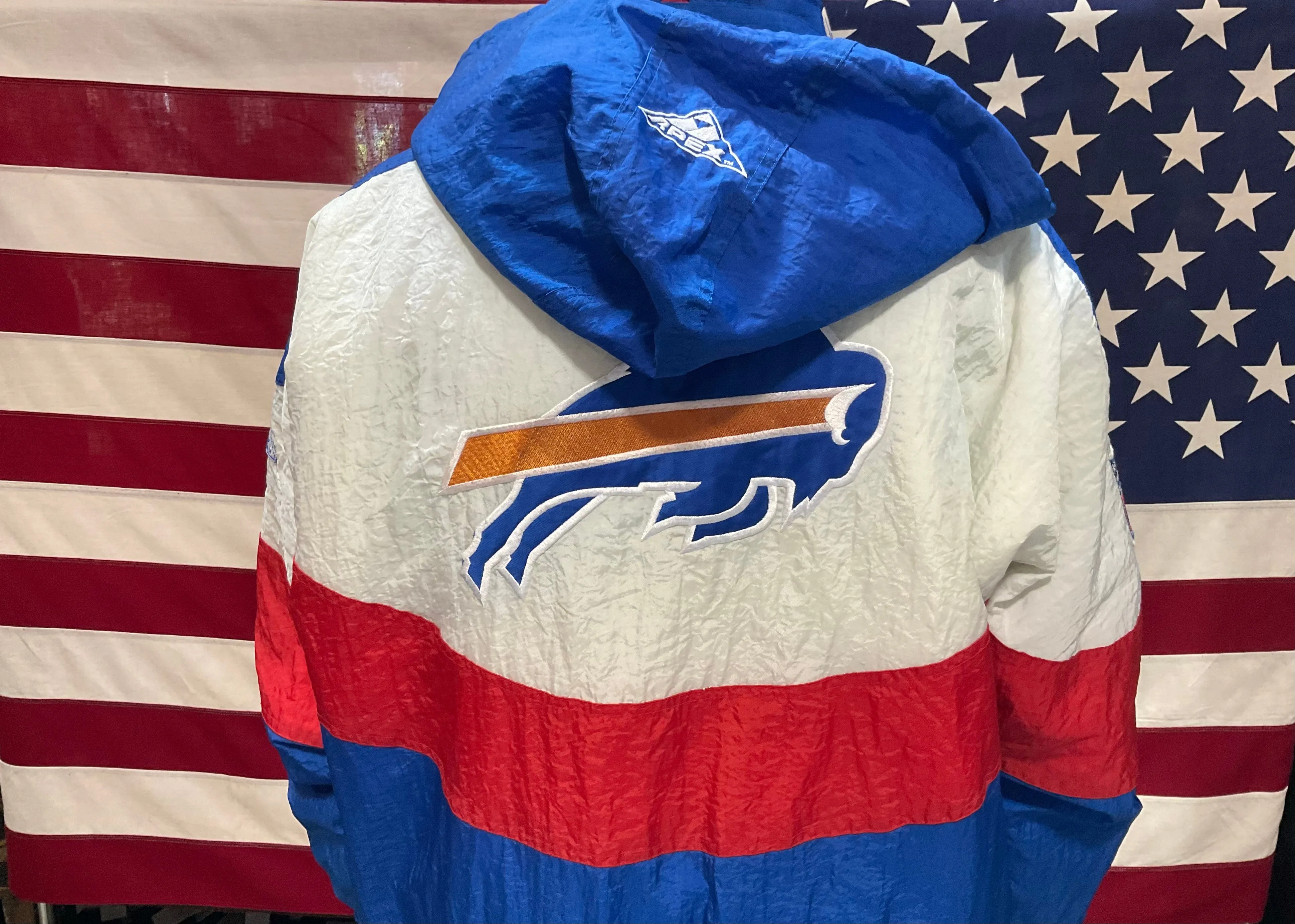 Buffalo Bills Hooded  NFL Vintage 90’s Mens Nylon ProLine by ApexOne Sporting Jacket