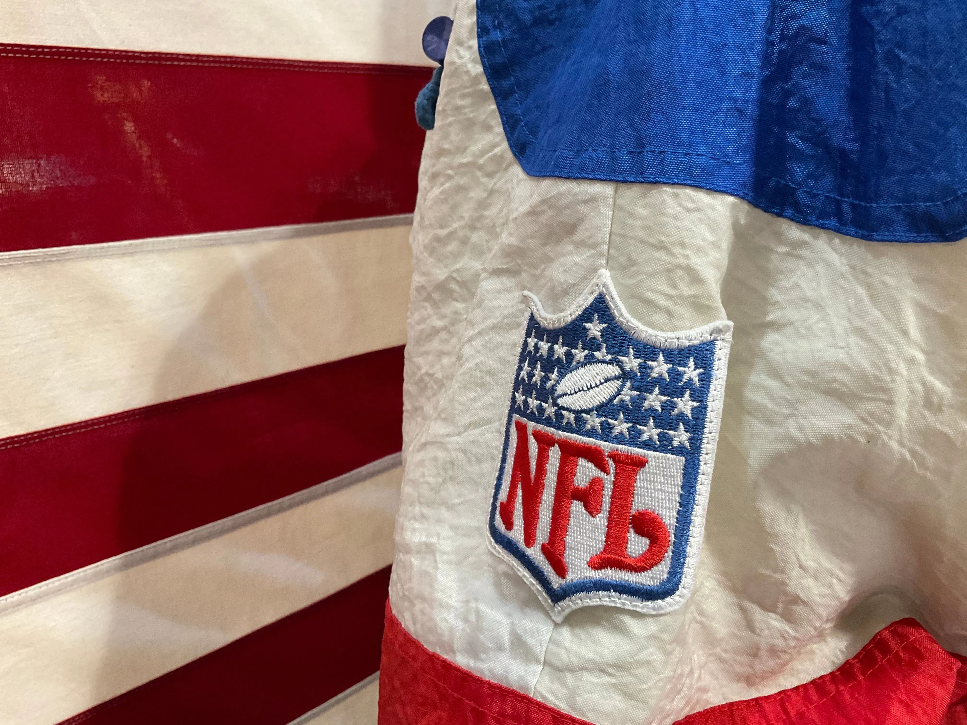 Buffalo Bills Hooded  NFL Vintage 90’s Mens Nylon ProLine by ApexOne Sporting Jacket