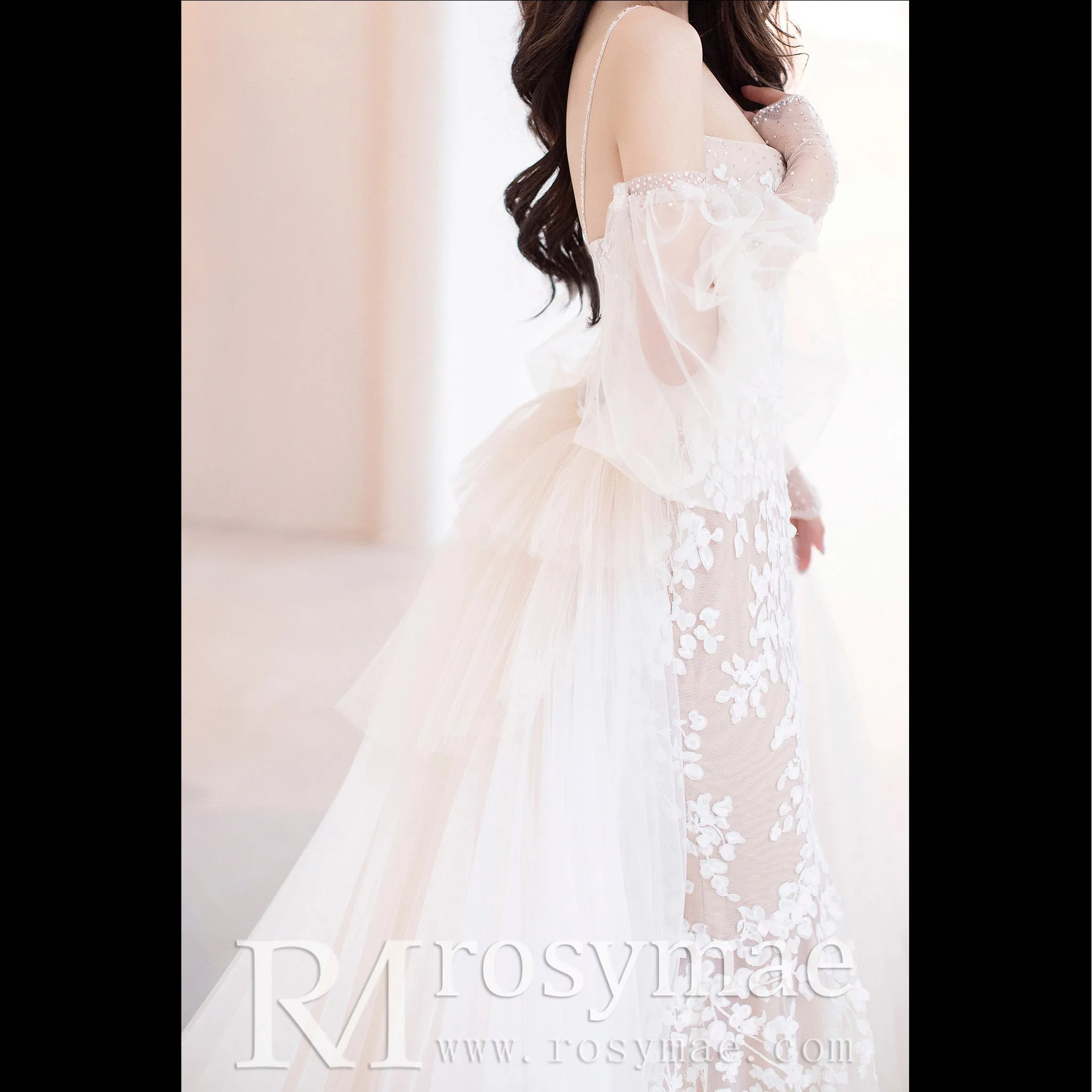 Gorgeous Spaghetti Strap Mermaid Wedding Dress with Detachable Train
