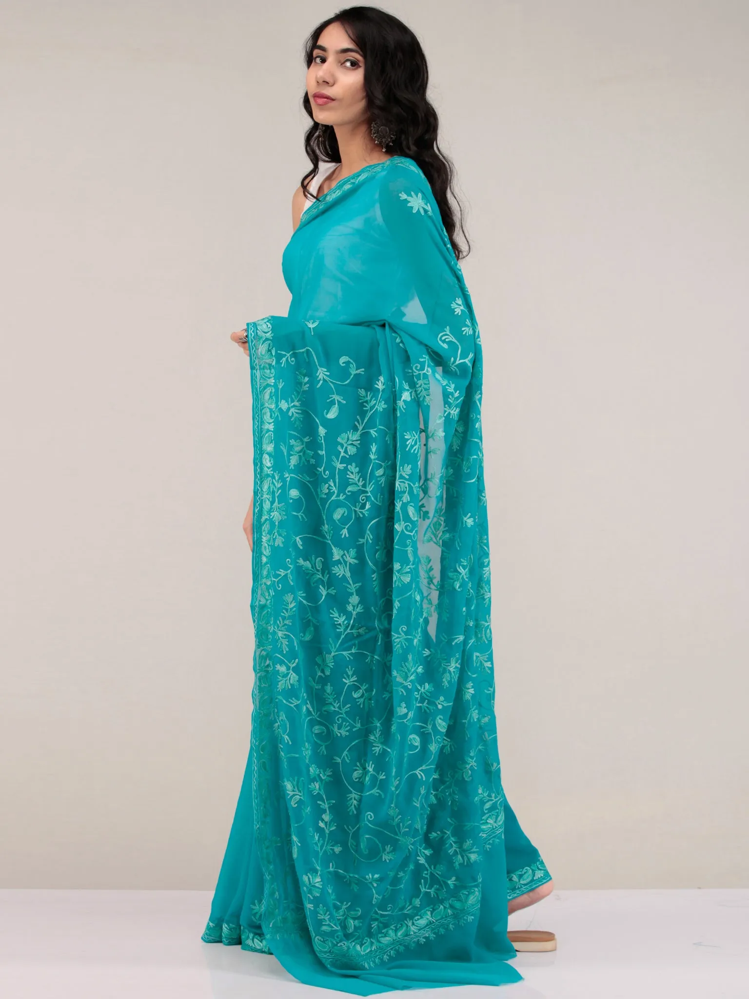 Green Aari Embroidered Georgette Saree From Kashmir - S031704638