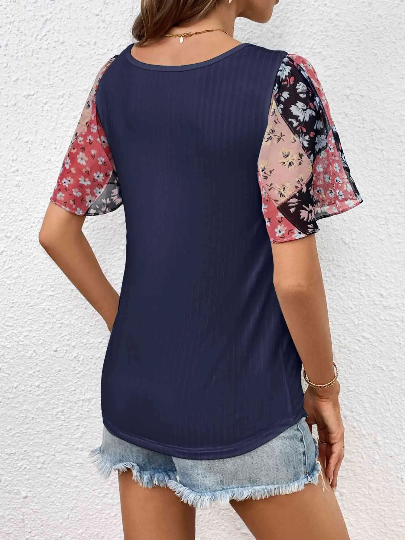 Ivy Lane Printed Puff Sleeve Round Neck Tee