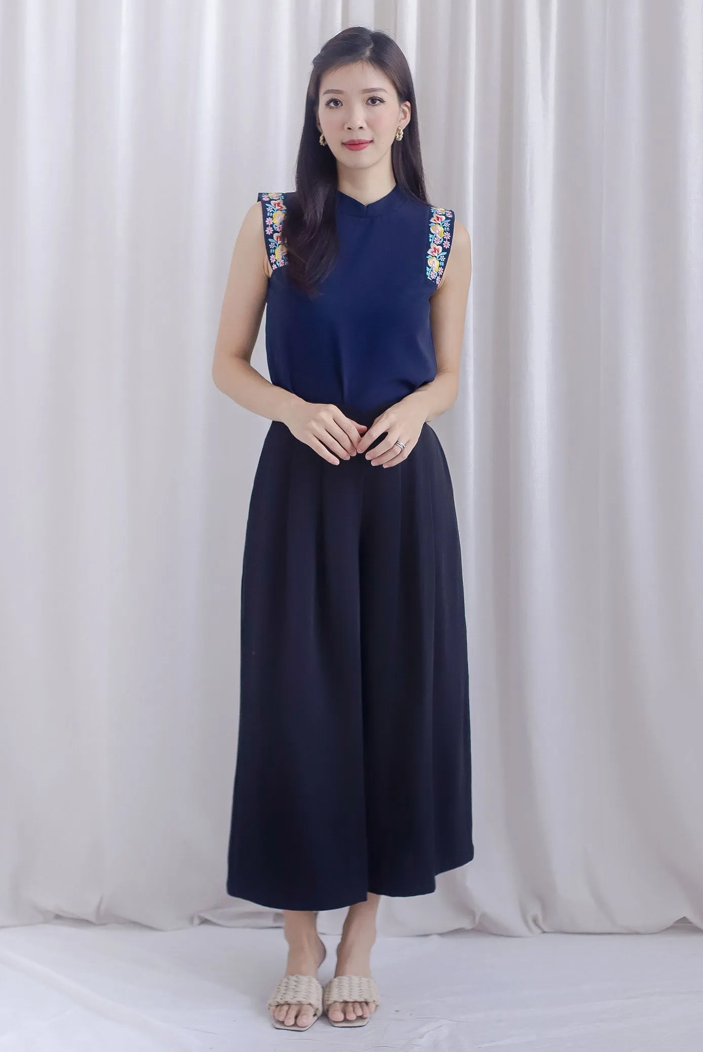 Kismet Embro Sleeve Cheong Sam Top In Navy Blue