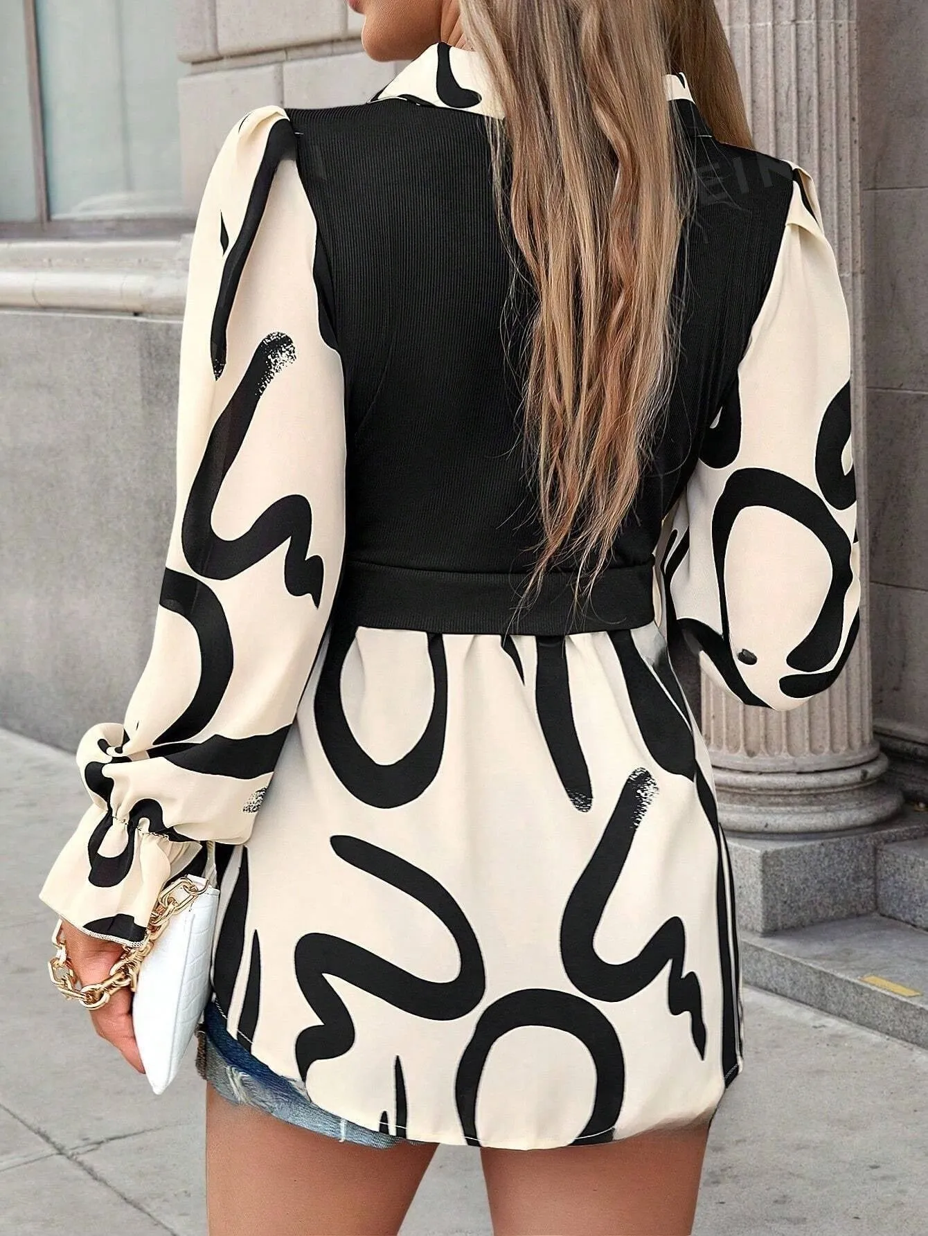 LUNE Graphic Print Flare Sleeve 2 In 1 Top