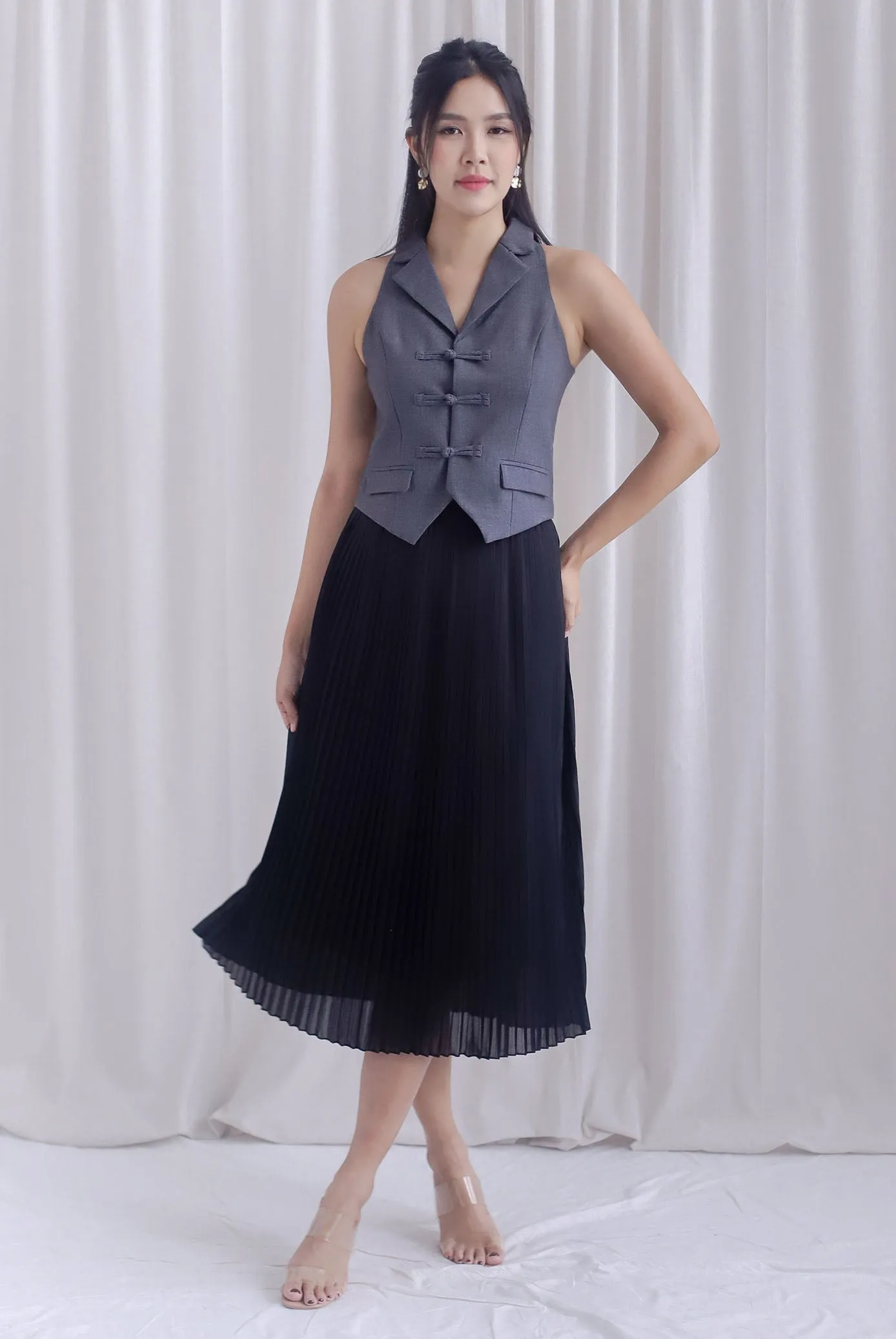 Mondi Oriental Buttons Vest Top In Grey