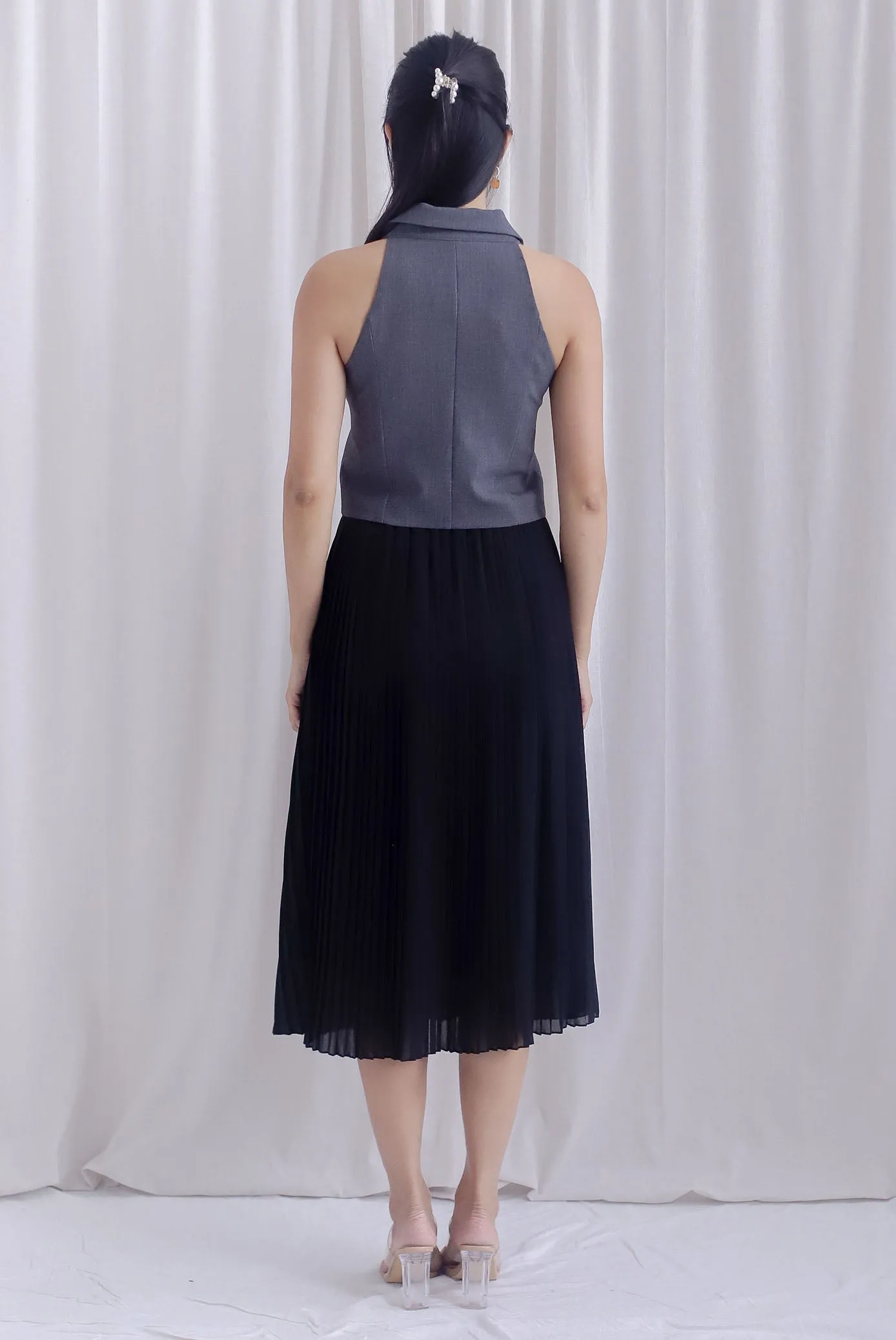 Mondi Oriental Buttons Vest Top In Grey