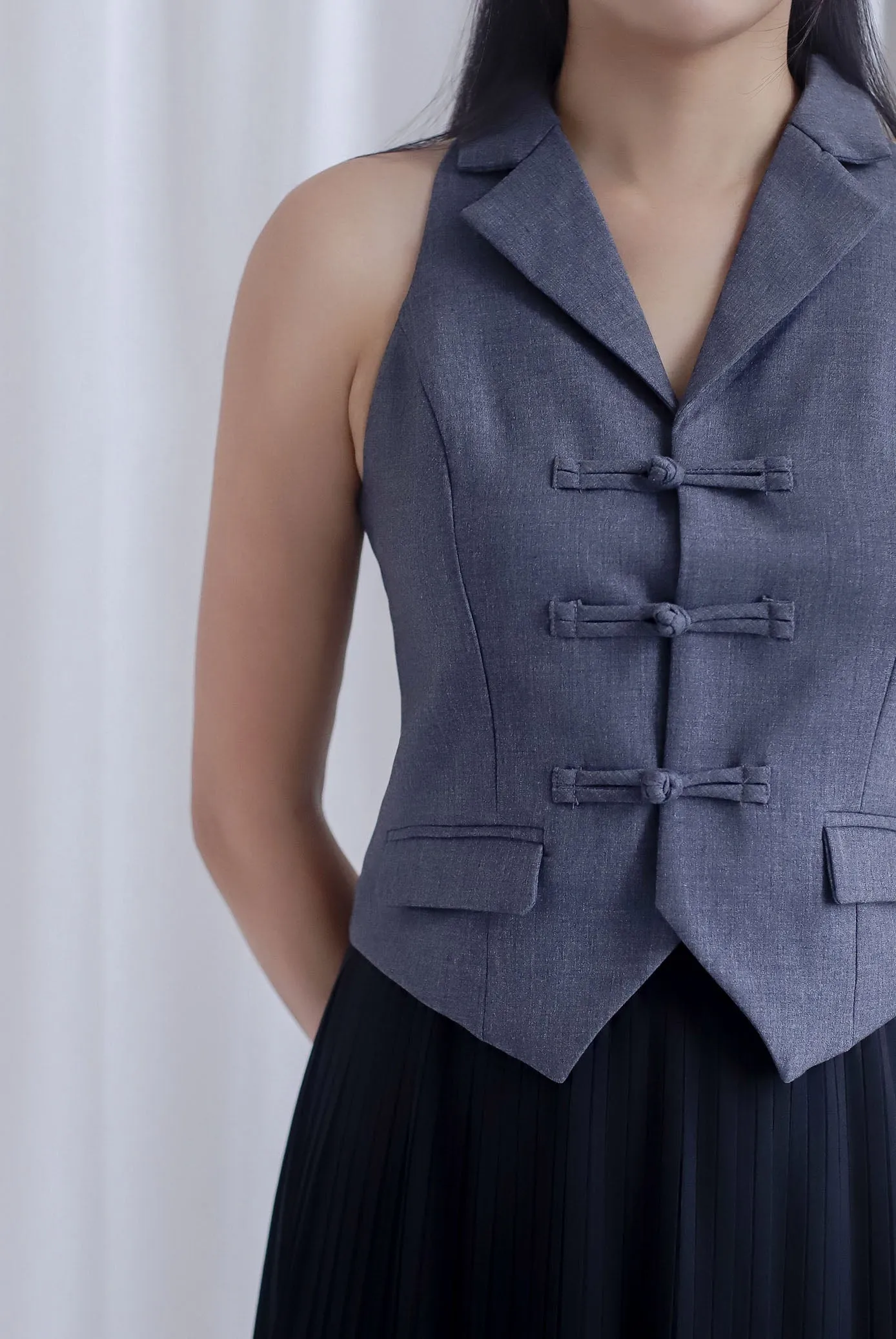 Mondi Oriental Buttons Vest Top In Grey