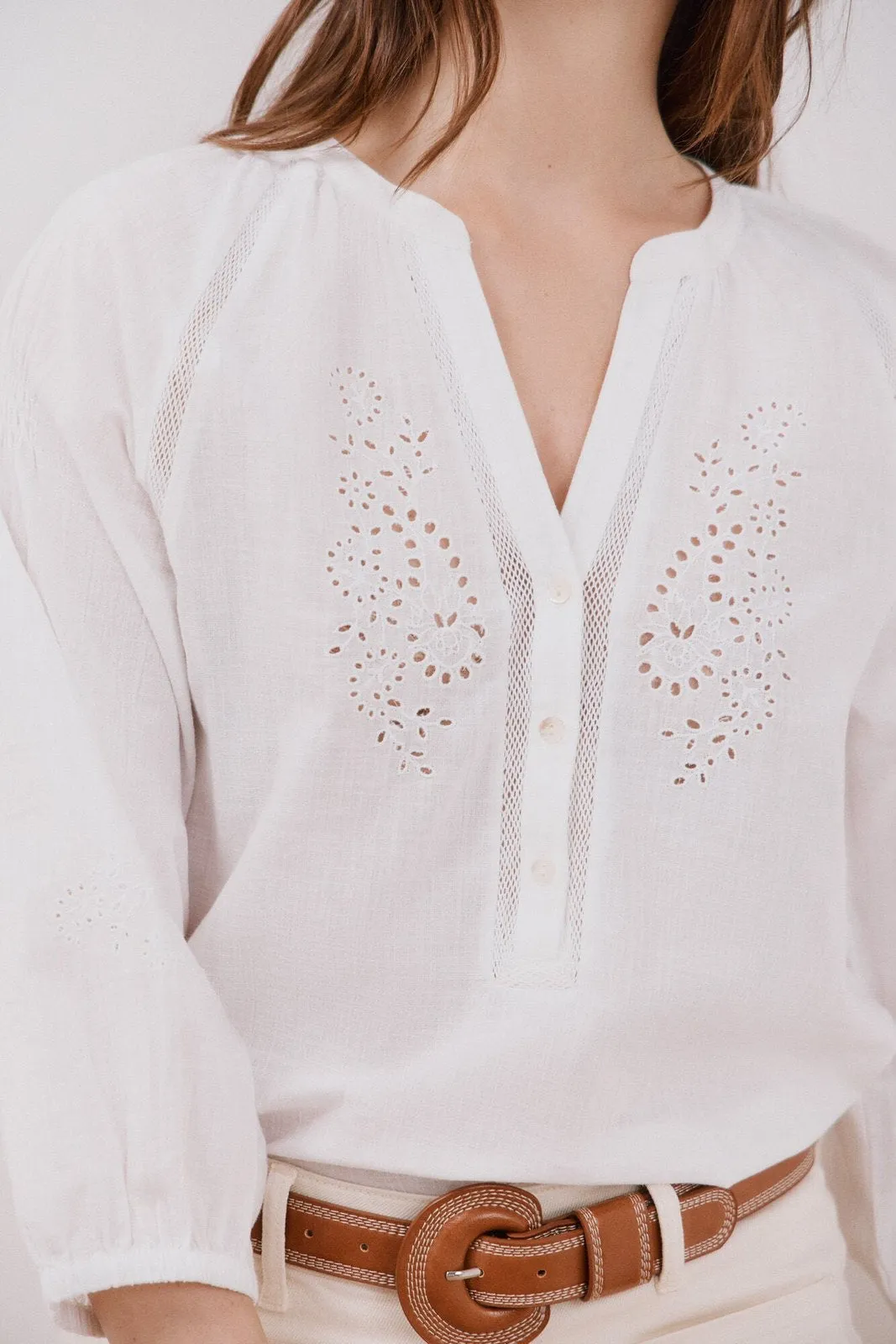 Openwork embroidered blouse - White