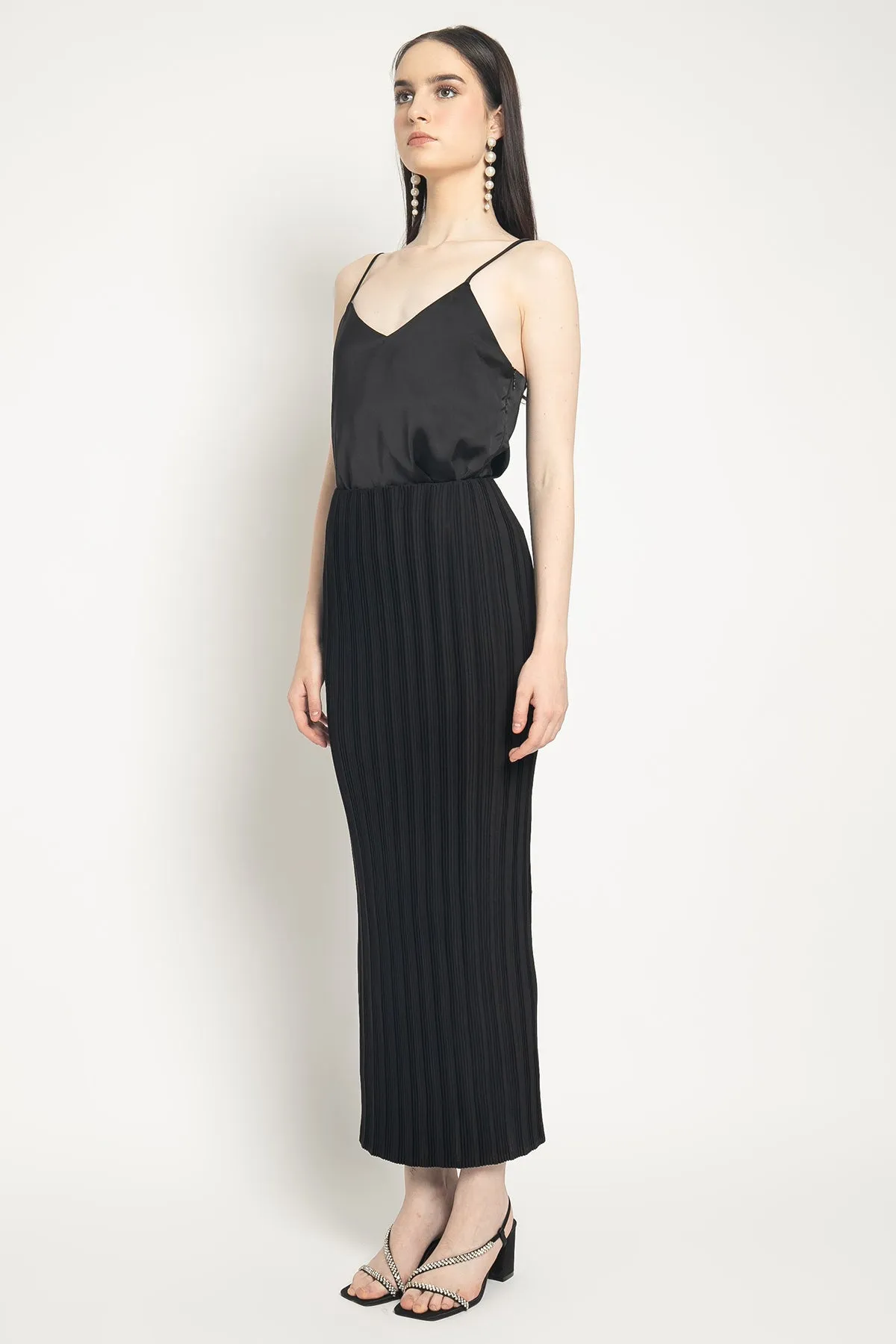 Pleated Skirt in Black