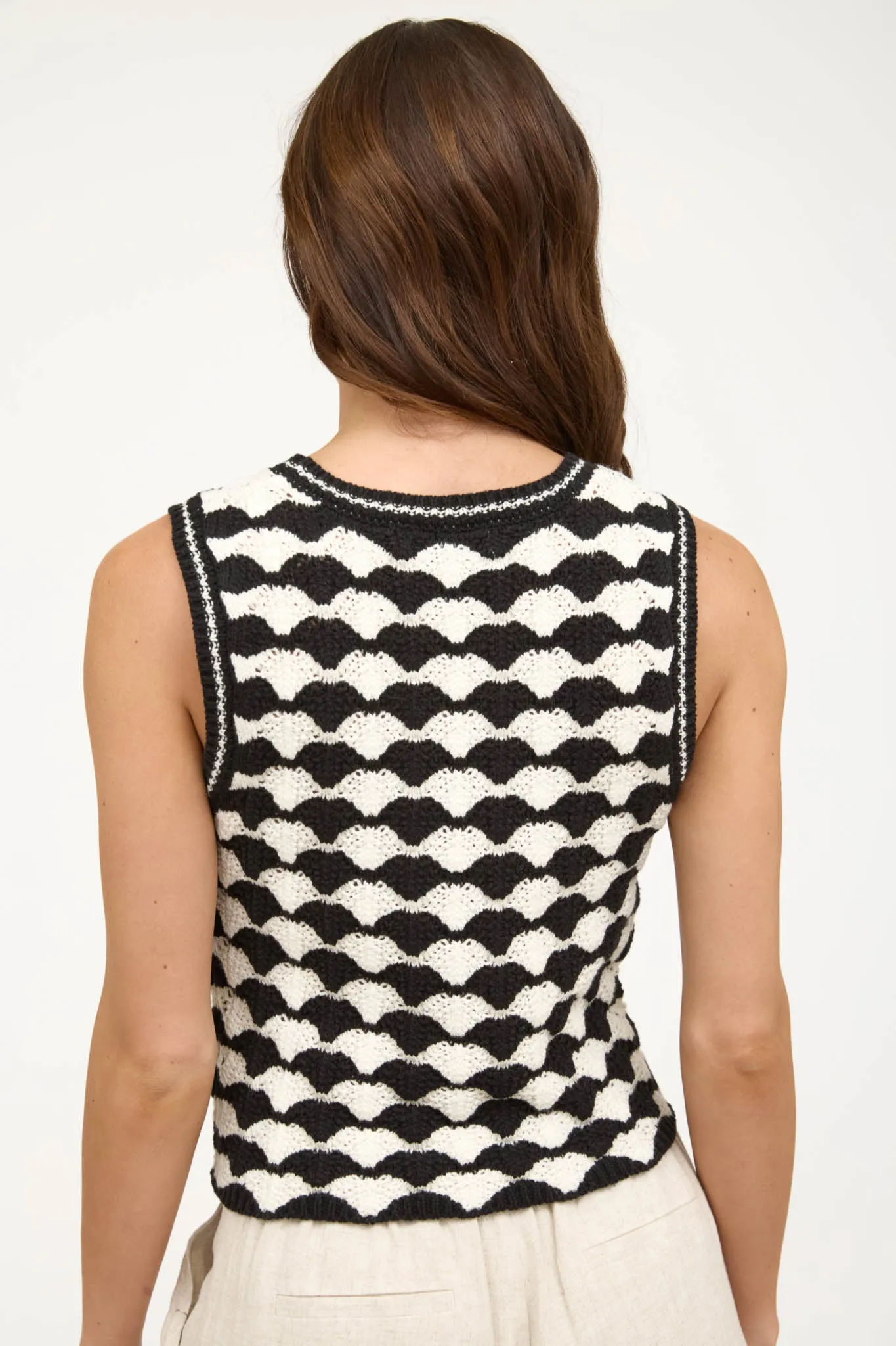 SCALLOP PATTERN SLEEVELESS PULLOVER SWEATER VEST