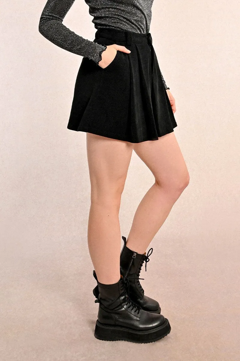 SHORT SKIRT, PLEATED IN VELVET