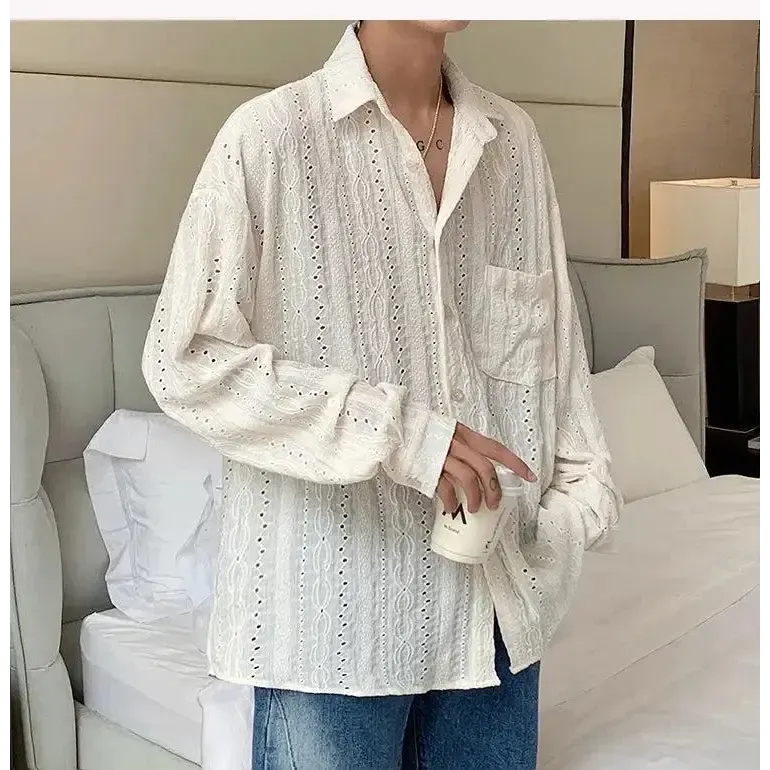 Sophisticated Black Button-Up Shirt for Casual and Formal Occasions