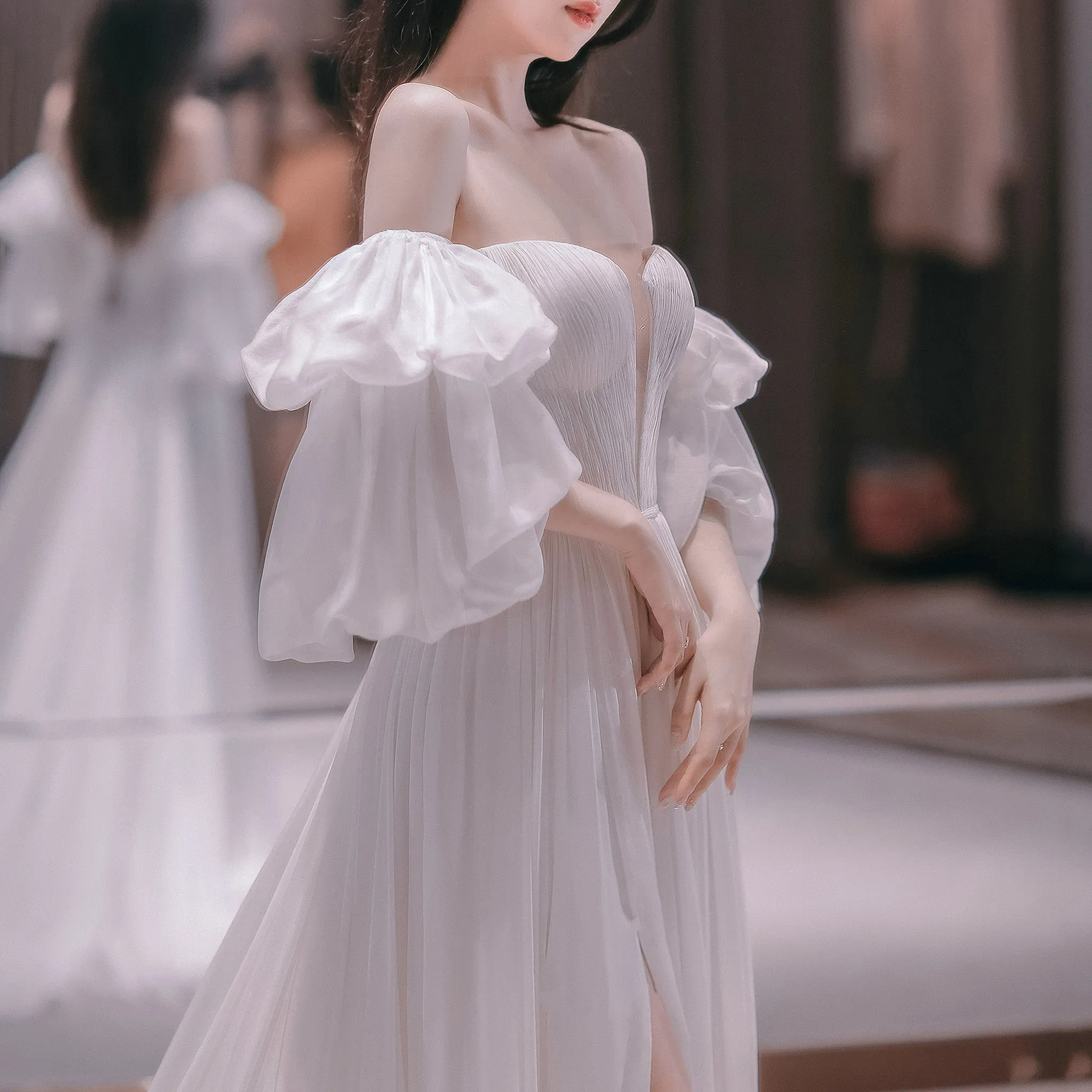 Strapless Chiffon Detachable Sleeve Wedding Dress with High Leg Slit