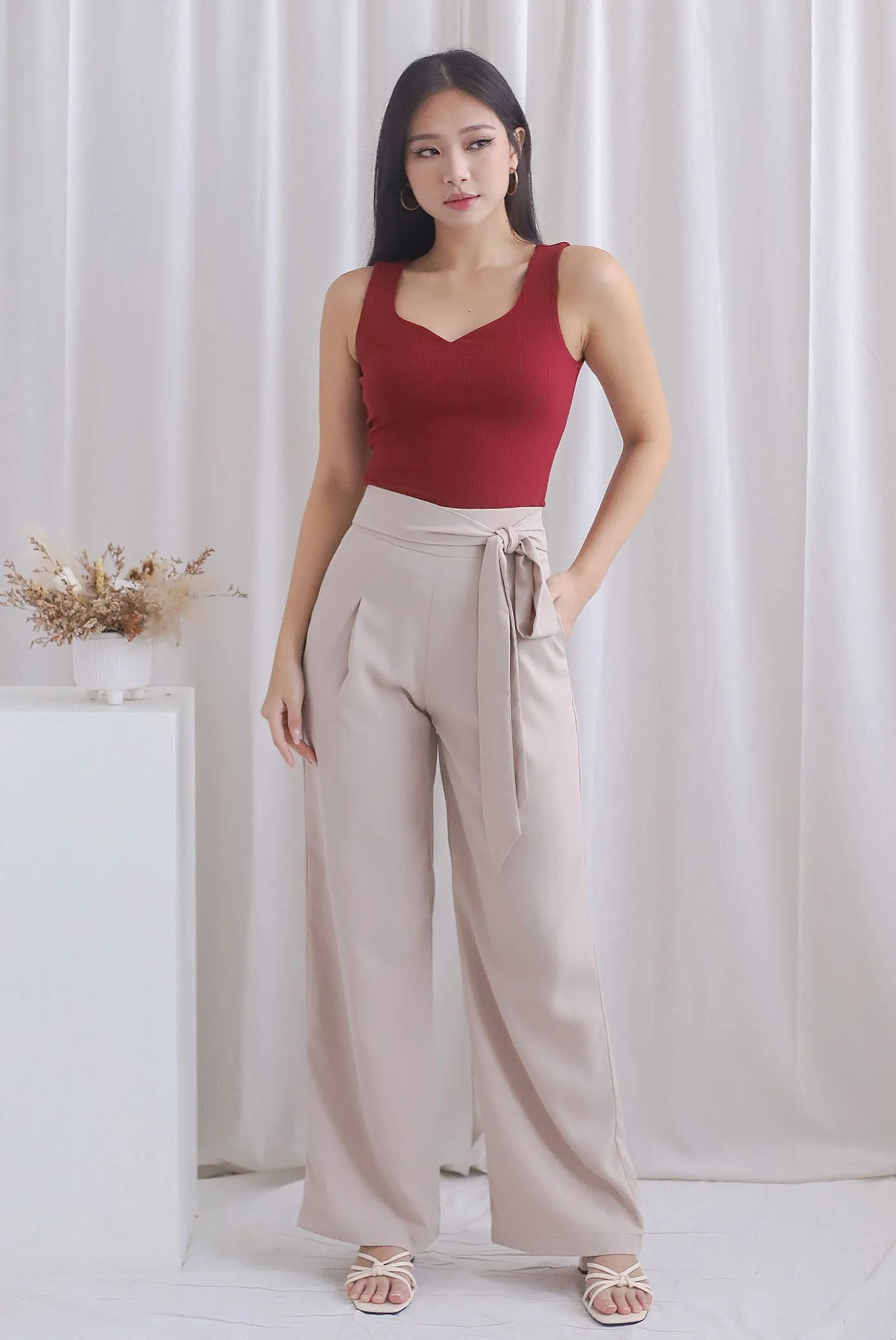 TDC Karin Sweetheart Top In Wine Red