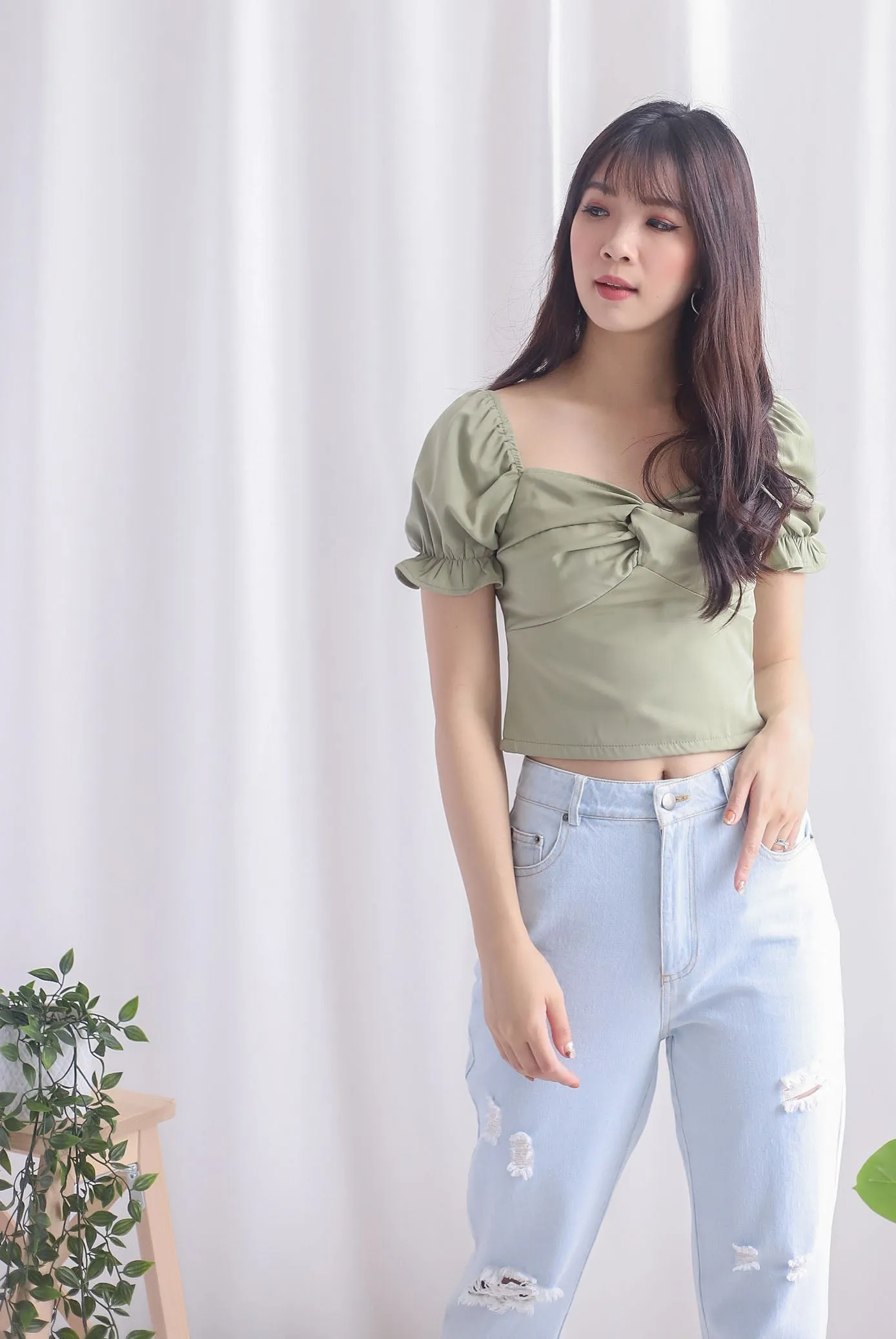 TDC Pilar Twist Sweetheart Top In Pistachio