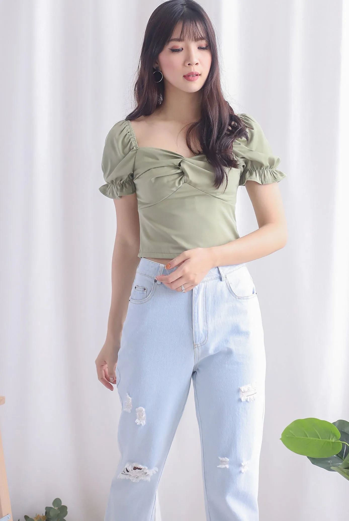 TDC Pilar Twist Sweetheart Top In Pistachio