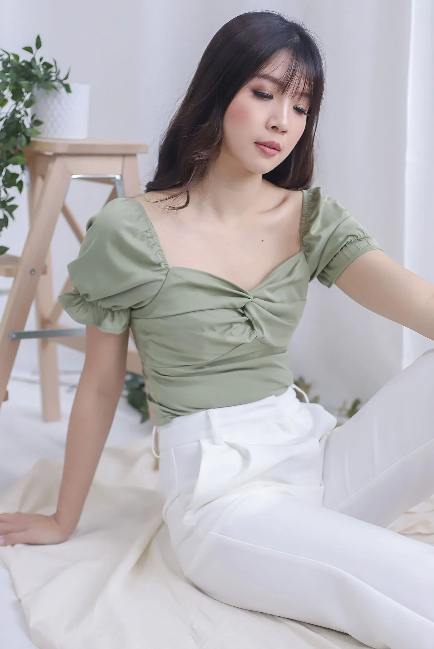 TDC Pilar Twist Sweetheart Top In Pistachio