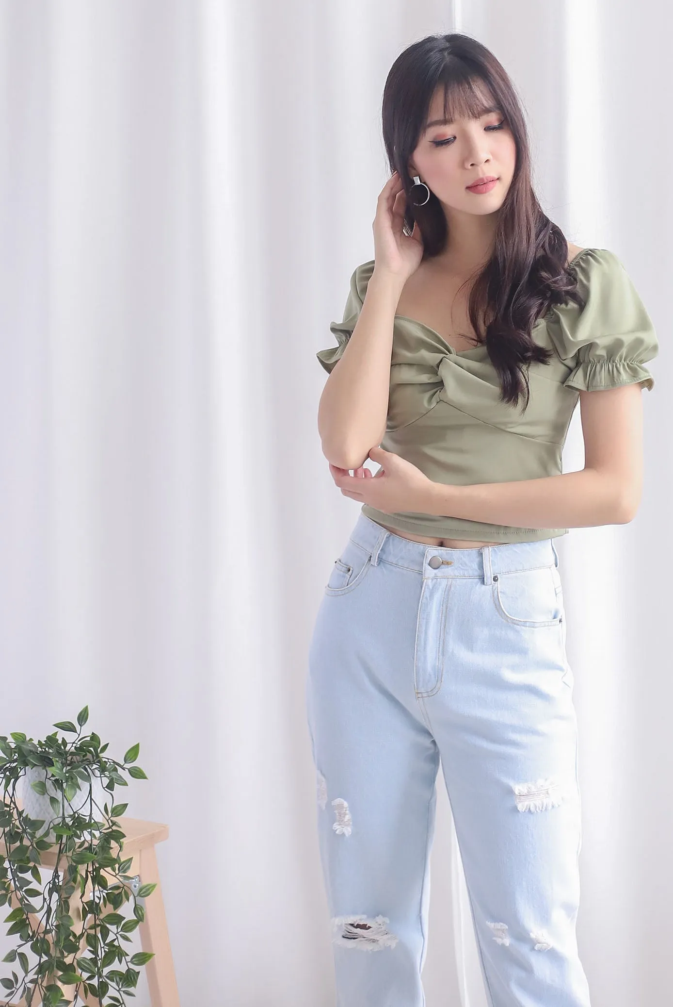 TDC Pilar Twist Sweetheart Top In Pistachio