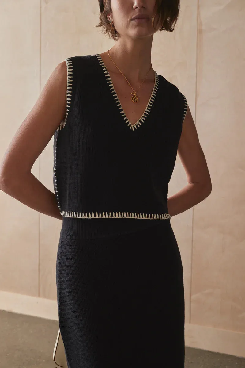 The Bronwynne Knit Vest - Black