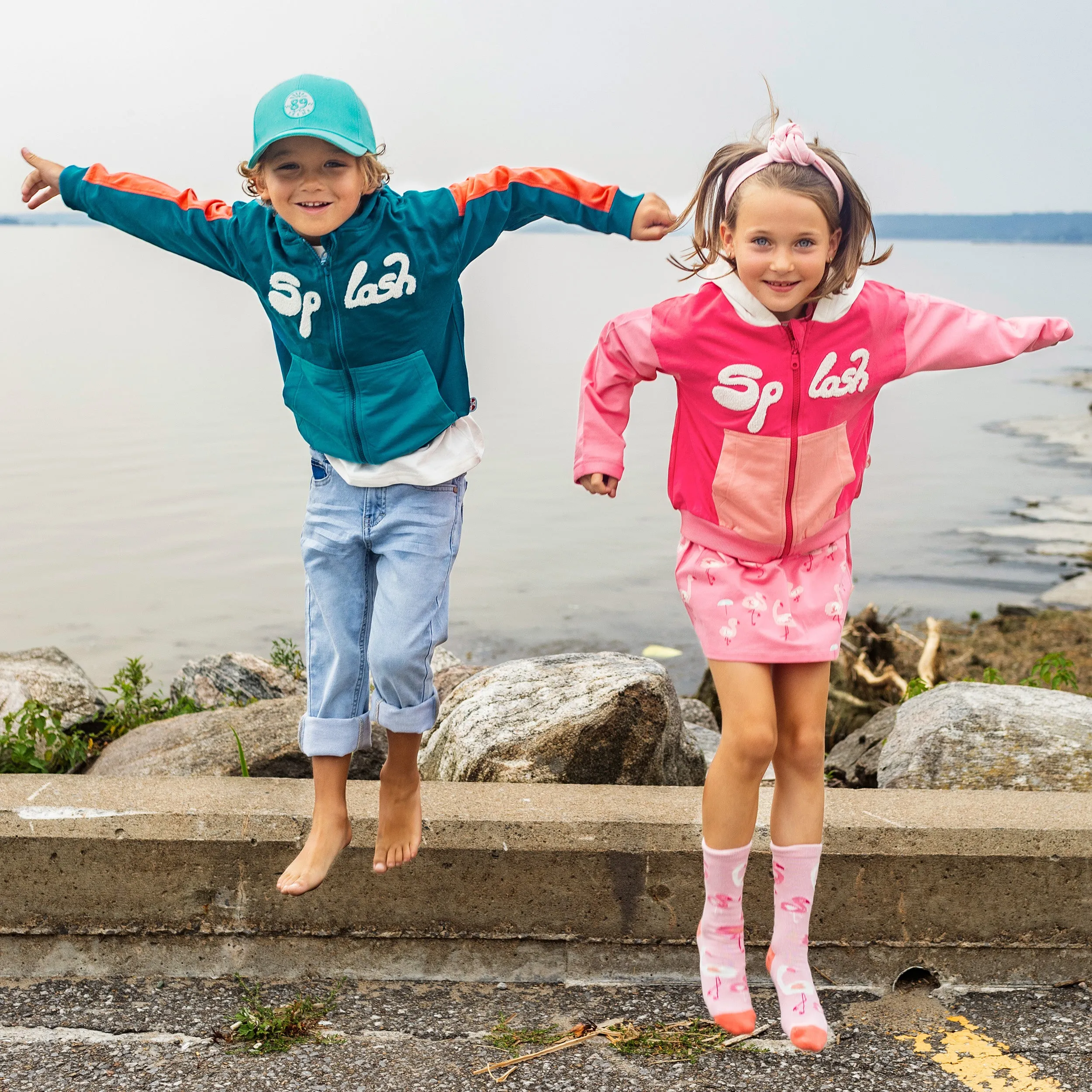 Veste turquoise à capuchon, enfant || Turquoise hooded jacket, child