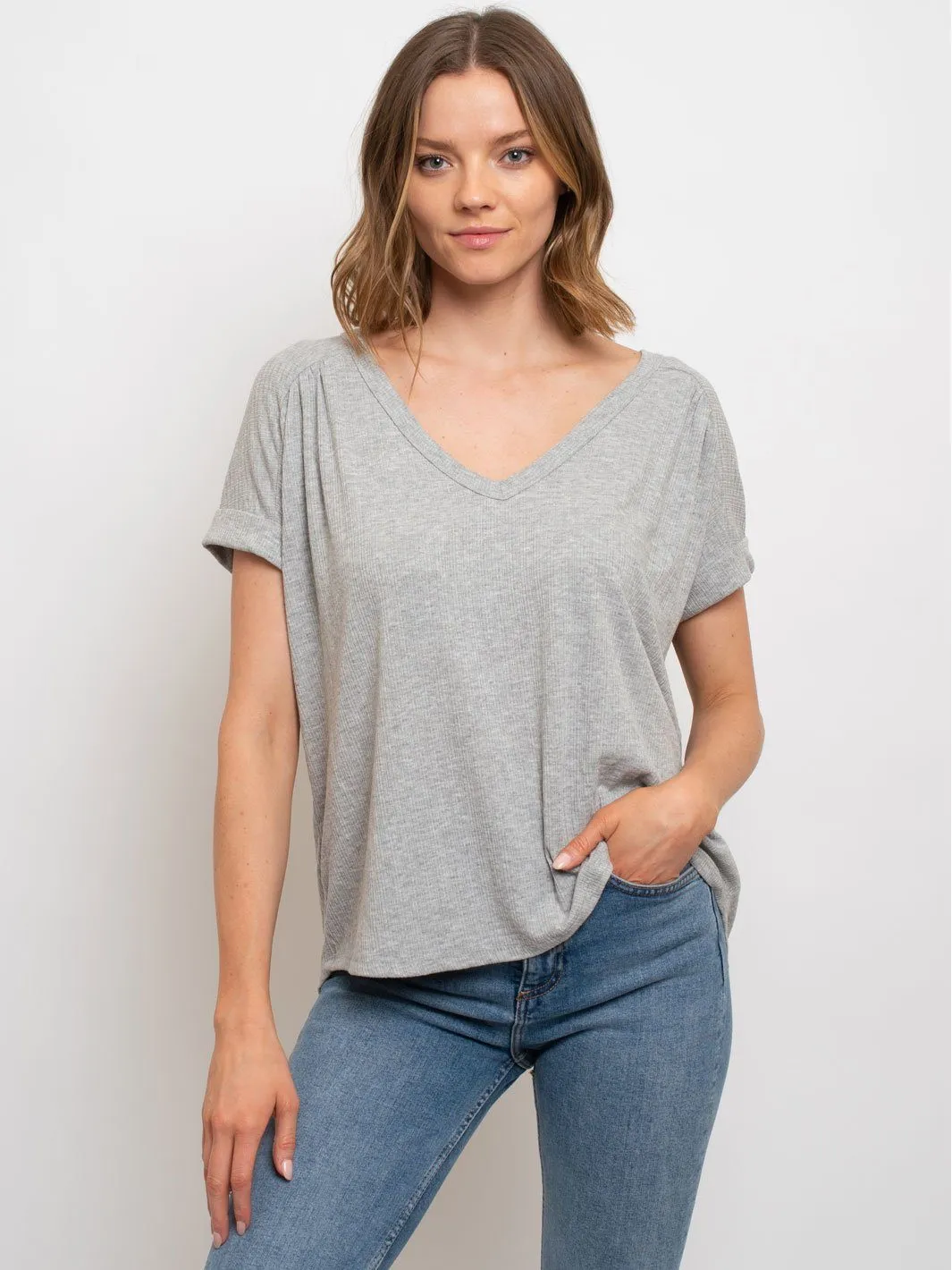 WOMEN'S V-NECK SHORT SLEEVE TOP