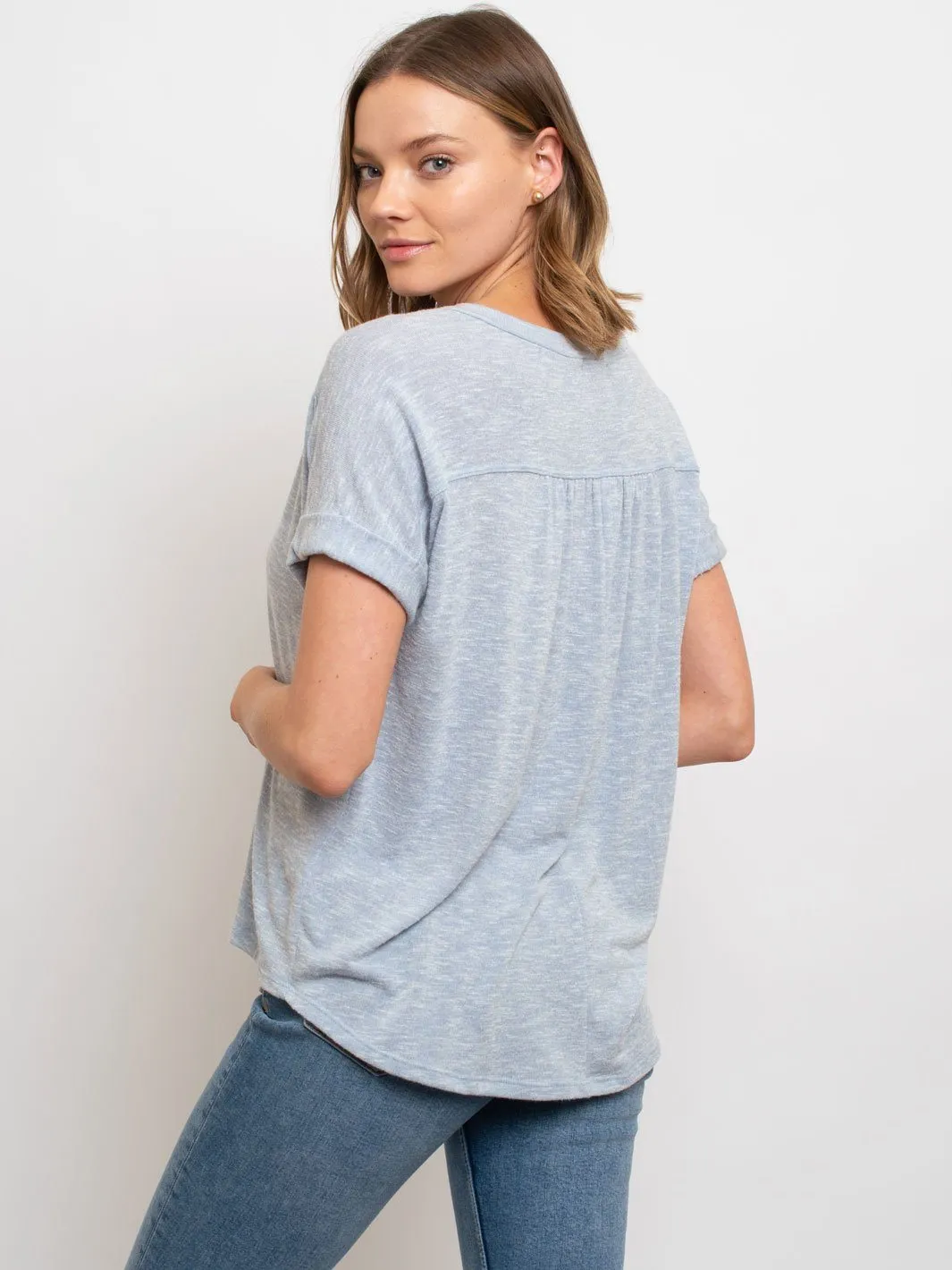 WOMEN'S V-NECK SHORT SLEEVE TOP