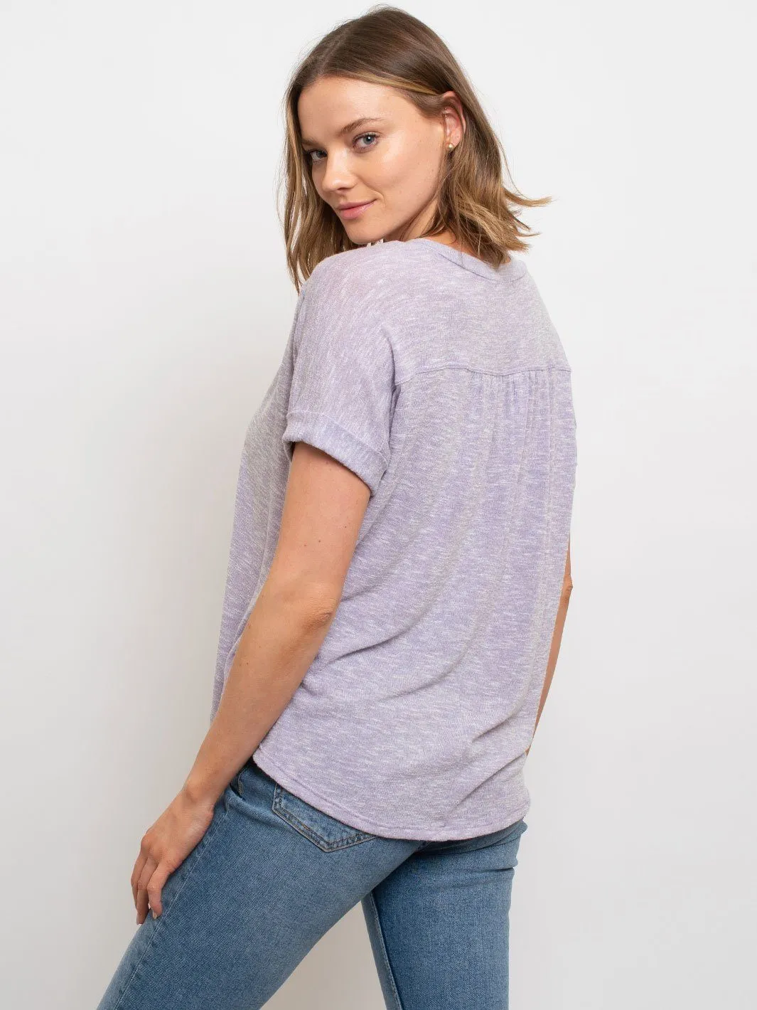 WOMEN'S V-NECK SHORT SLEEVE TOP