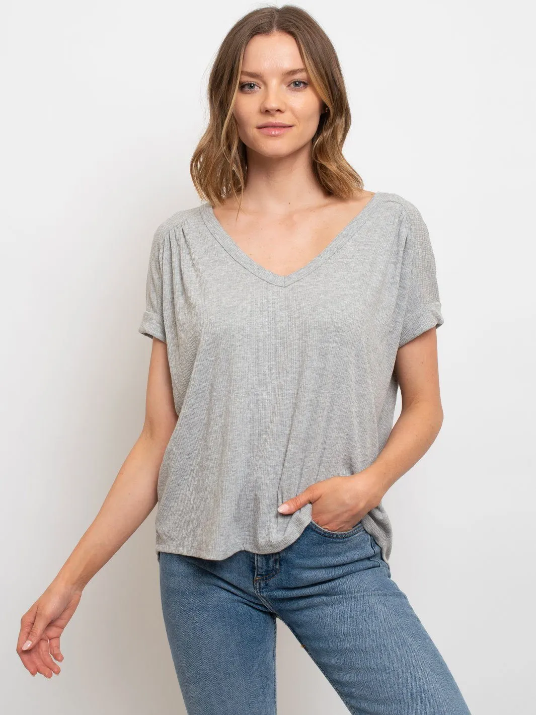 WOMEN'S V-NECK SHORT SLEEVE TOP