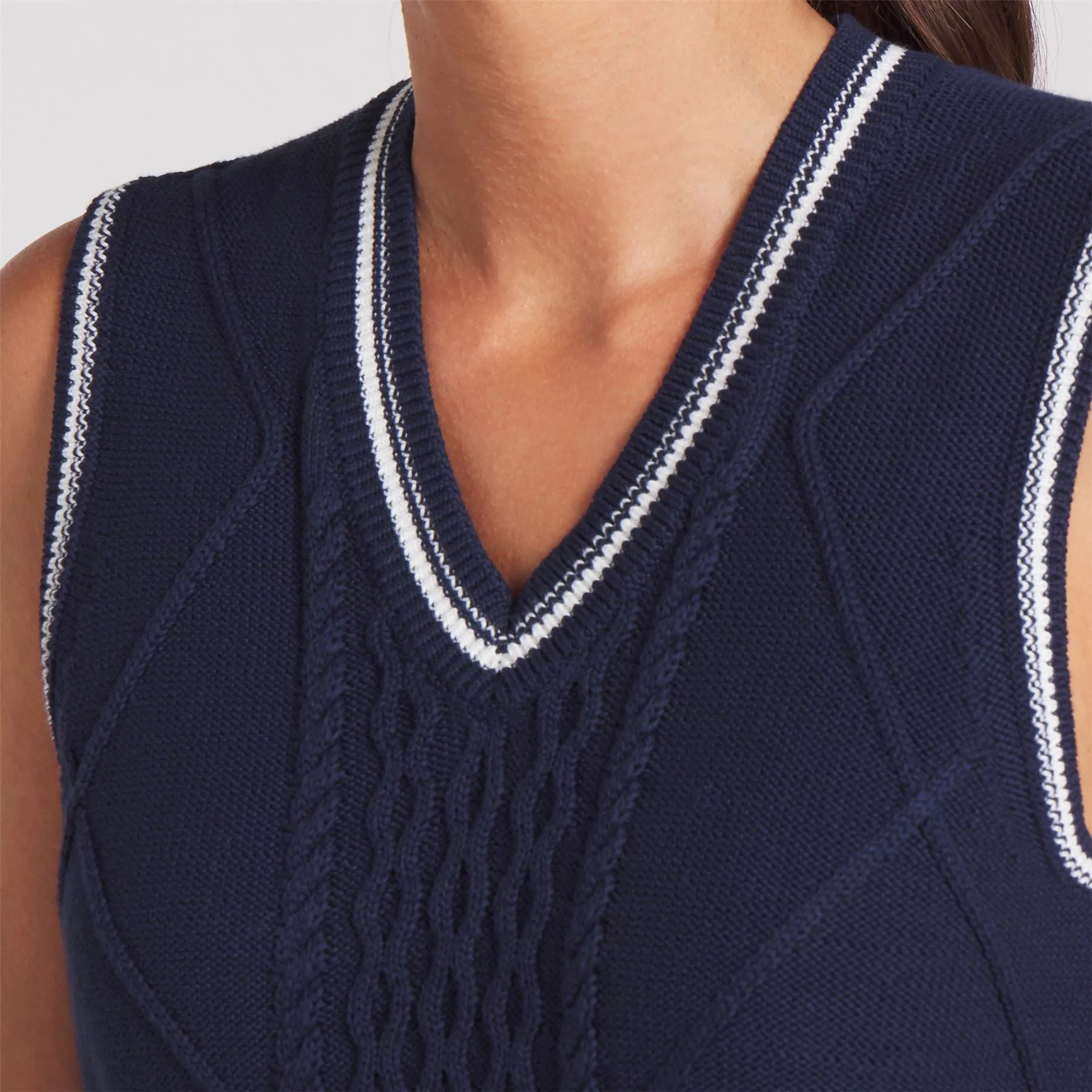 x AP Sweater Vest Deep Navy