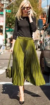 Yves St. Laurent velvet pleated skirt Size 8UK